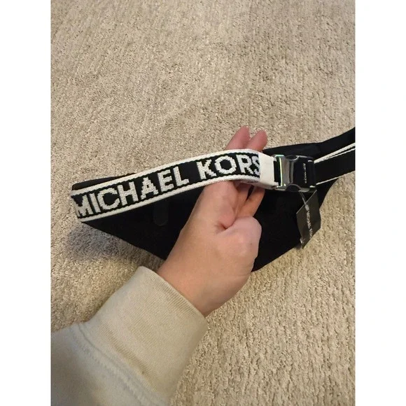 NWT Michael Kors Malone Fanny Pack Black Nylon MK Logo Strap Adjustable Vibes đź–¤ - Picture 3 of 9